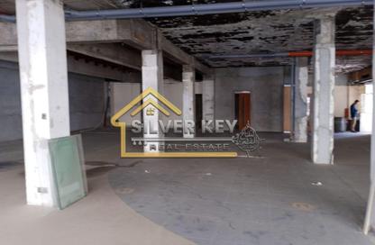 Shop - Studio - 2 Bathrooms for rent in Um Altaraffa - Al Gharb - Sharjah