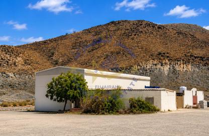 Warehouse - Studio - 3 Bathrooms for sale in Al Hayl - Fujairah