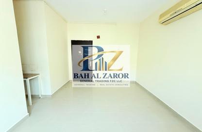 Apartment - Studio - 1 for rent in Fire Station Road - Muwaileh - Sharjah Apartment - Studio - 1 for rent in Fire Station Road - Muwaileh - Sharjah
