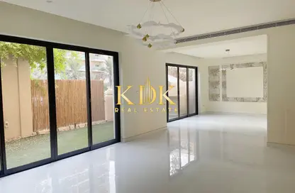 Villa - 4 Bedrooms - 5 Bathrooms for rent in Bloomingdale - Dubai Sports City - Dubai