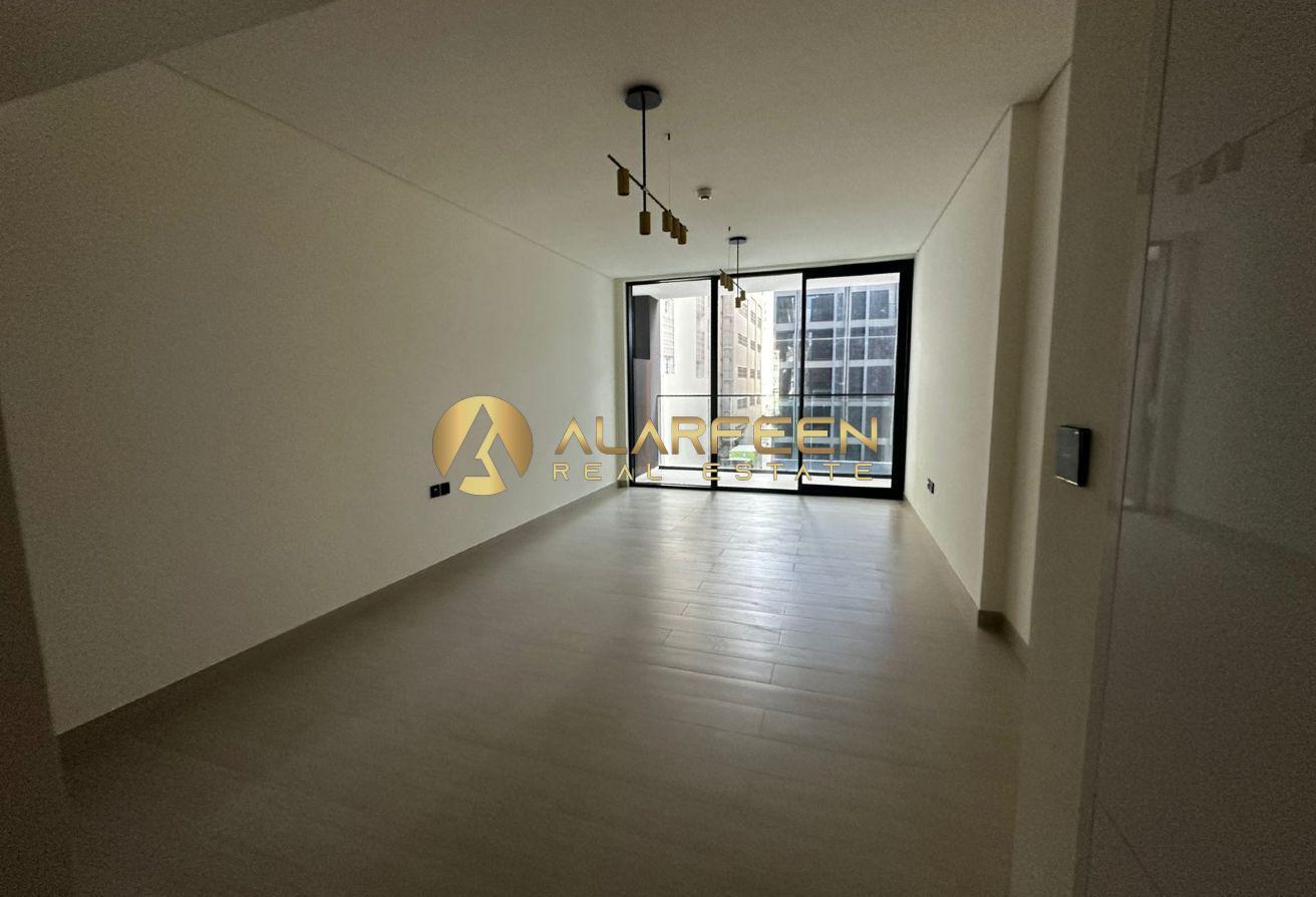 Studio | Downtown View | Balcony Access photo 8