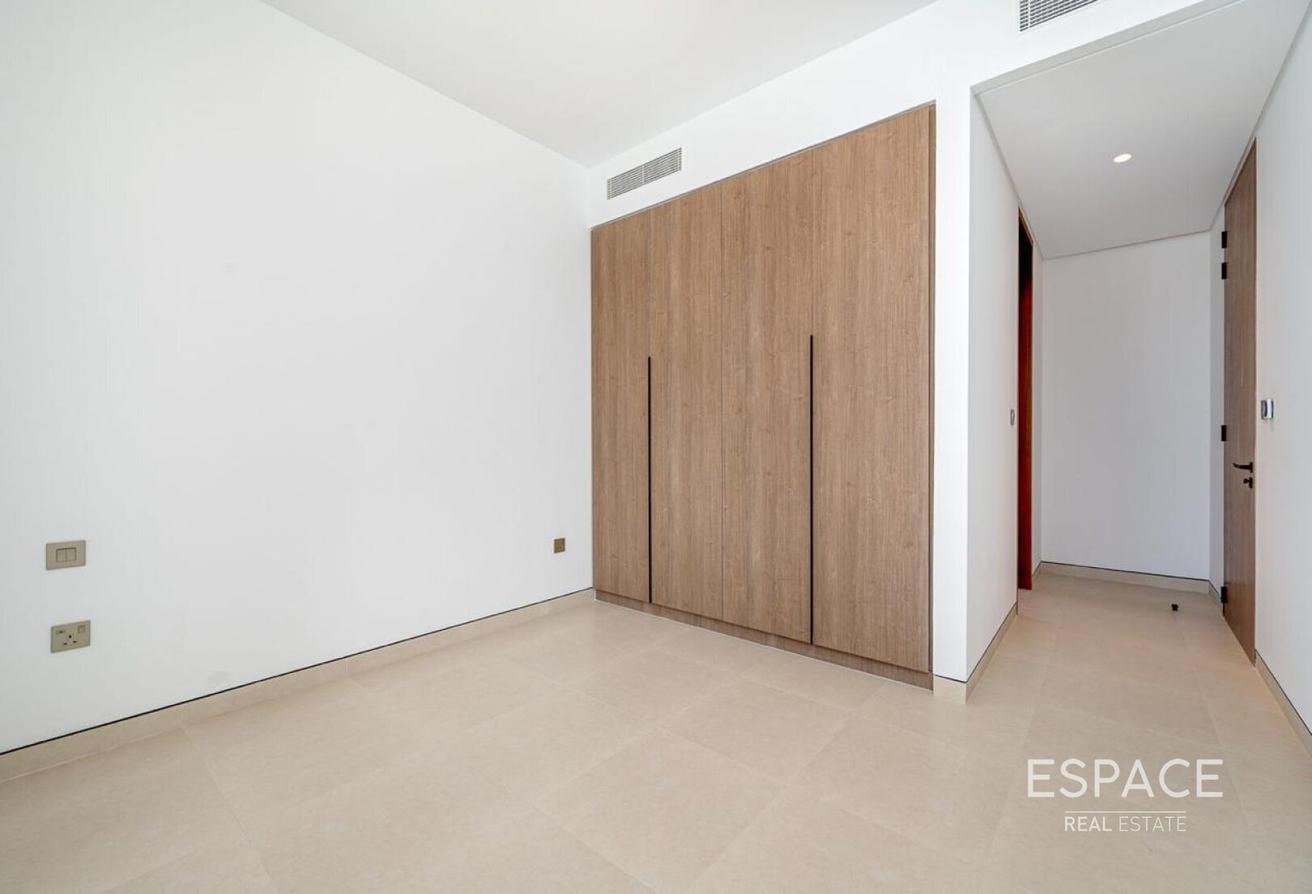 Closed Kitchen | Upgraded | Extended photo 10