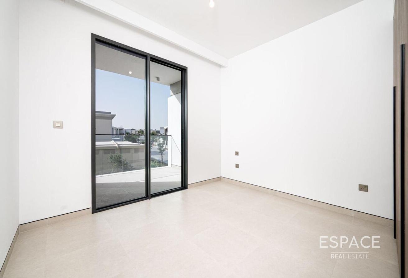 Closed Kitchen | Upgraded | Extended photo 11