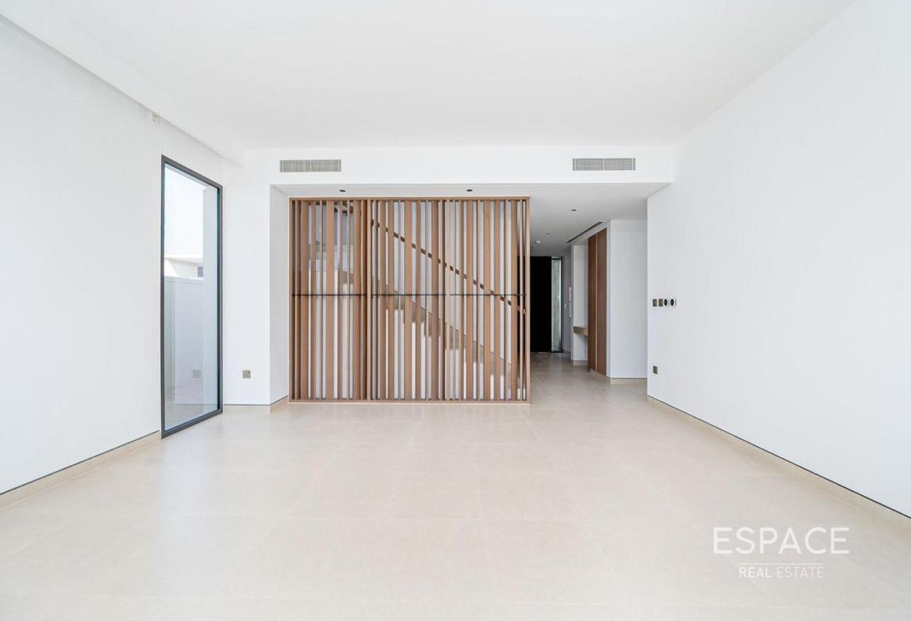 Closed Kitchen | Upgraded | Extended photo 7