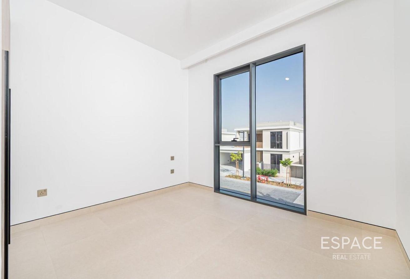 Closed Kitchen | Upgraded | Extended photo 8
