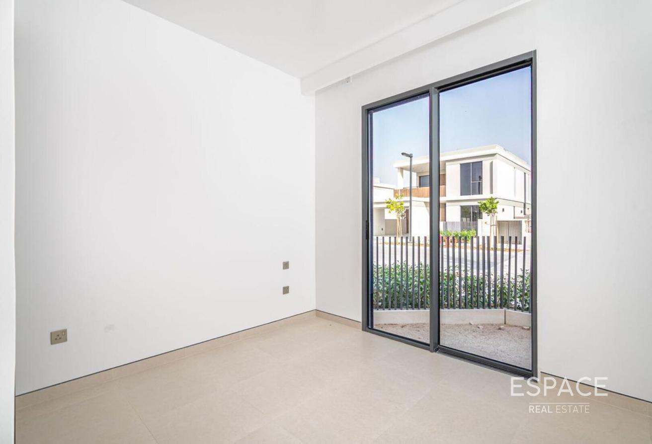 Closed Kitchen | Upgraded | Extended photo 5