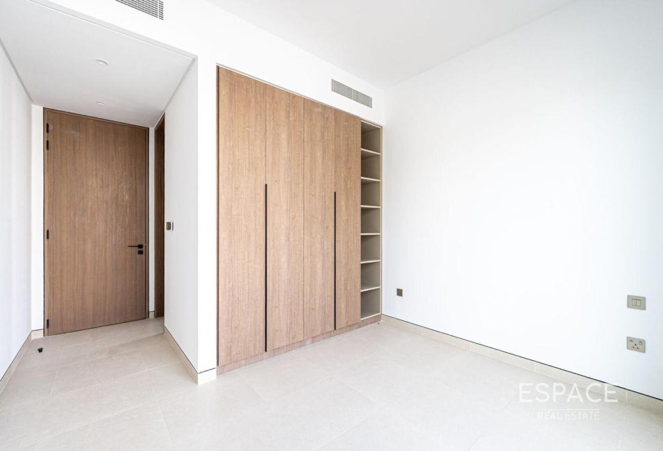 Closed Kitchen | Upgraded | Extended photo 6