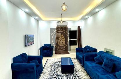 شقة - غرفة نوم - 2 حمامات للايجار في مساكن كورنيش عجمان - طريق كورنيش عجمان - عجمان