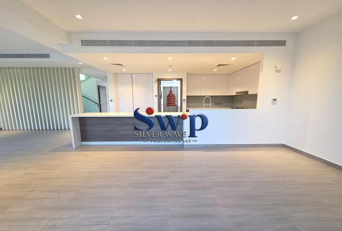 94011720 - Property Image 3