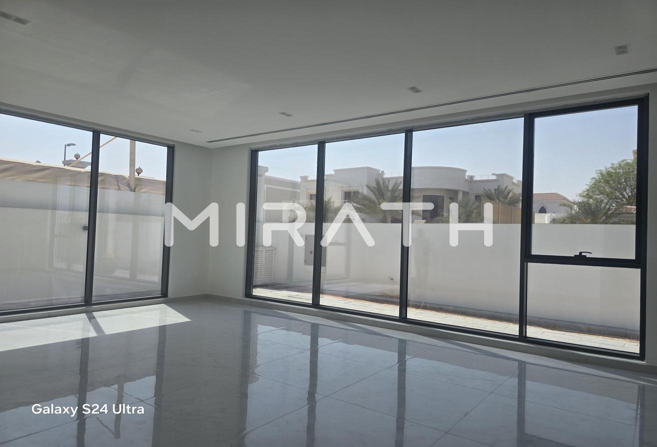 LUXURIOIS VILLA - FAMILY FRIENDLY COMMUNITY photo 14