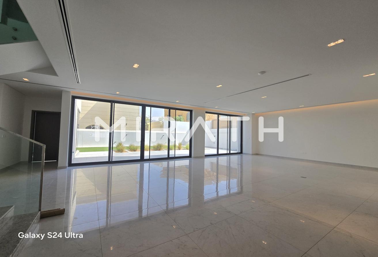 LUXURIOIS VILLA - FAMILY FRIENDLY COMMUNITY photo 6