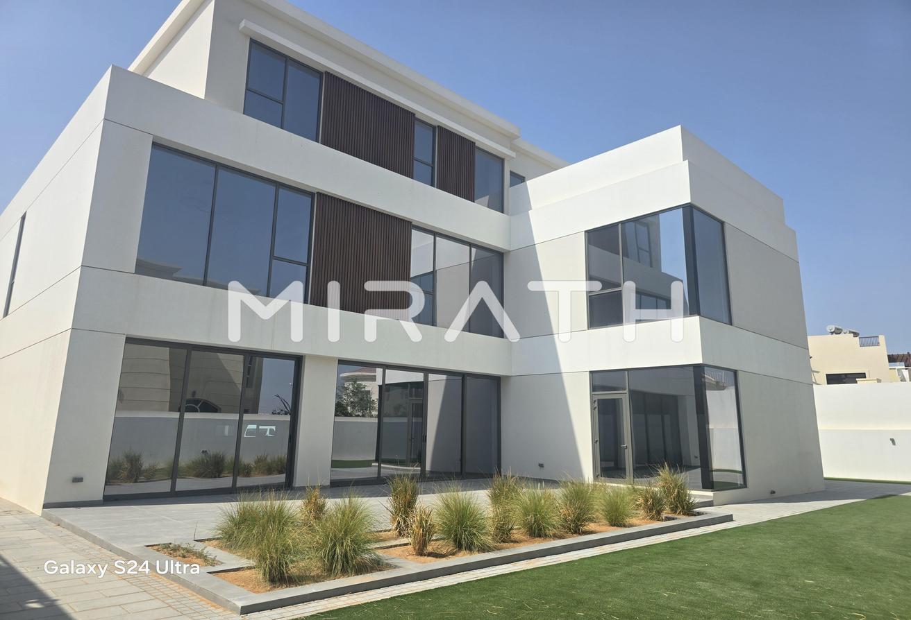 LUXURIOIS VILLA - FAMILY FRIENDLY COMMUNITY photo 4