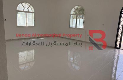 فيلا - 5 - 6 للبيع في رملة زاخر - زاخر - العين