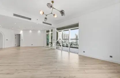 Apartment - 3 Bedrooms - 4 Bathrooms for rent in Abu Keibal - Shoreline Apartments - Palm Jumeirah - Dubai