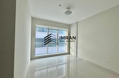 Apartment - 1 Bedroom - 2 Bathrooms for rent in Pearl Tower - Al Khan - Sharjah Apartment - 1 Bedroom - 2 Bathrooms for rent in Pearl Tower - Al Khan - Sharjah