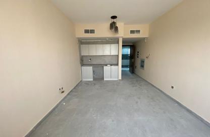 Apartment - Studio - 1 Bathroom for rent in Qasimia 10 building - Al Mahatta - Al Qasimia - Sharjah