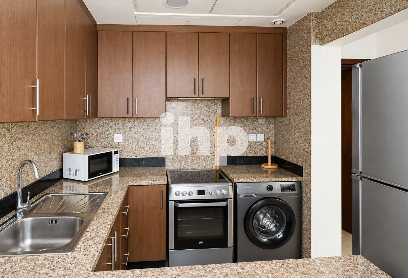 Beautifully Furnished | Bright & Open view |Vacant photo 8
