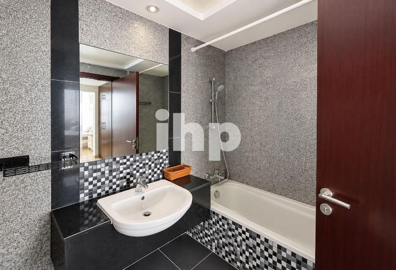 Beautifully Furnished | Bright & Open view |Vacant photo 11