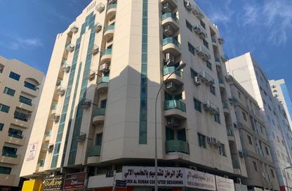 عمارة بالكامل - 8 غرف نوم - 8 حمامات للبيع في باش مول - أم الطرافة - الغرب - الشارقة
