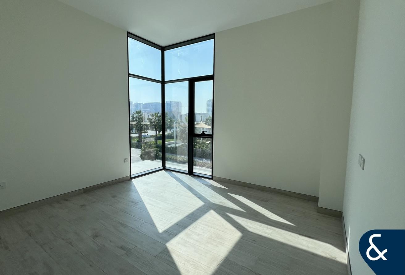 Landscaped | Modern Design | Large Plot photo 15