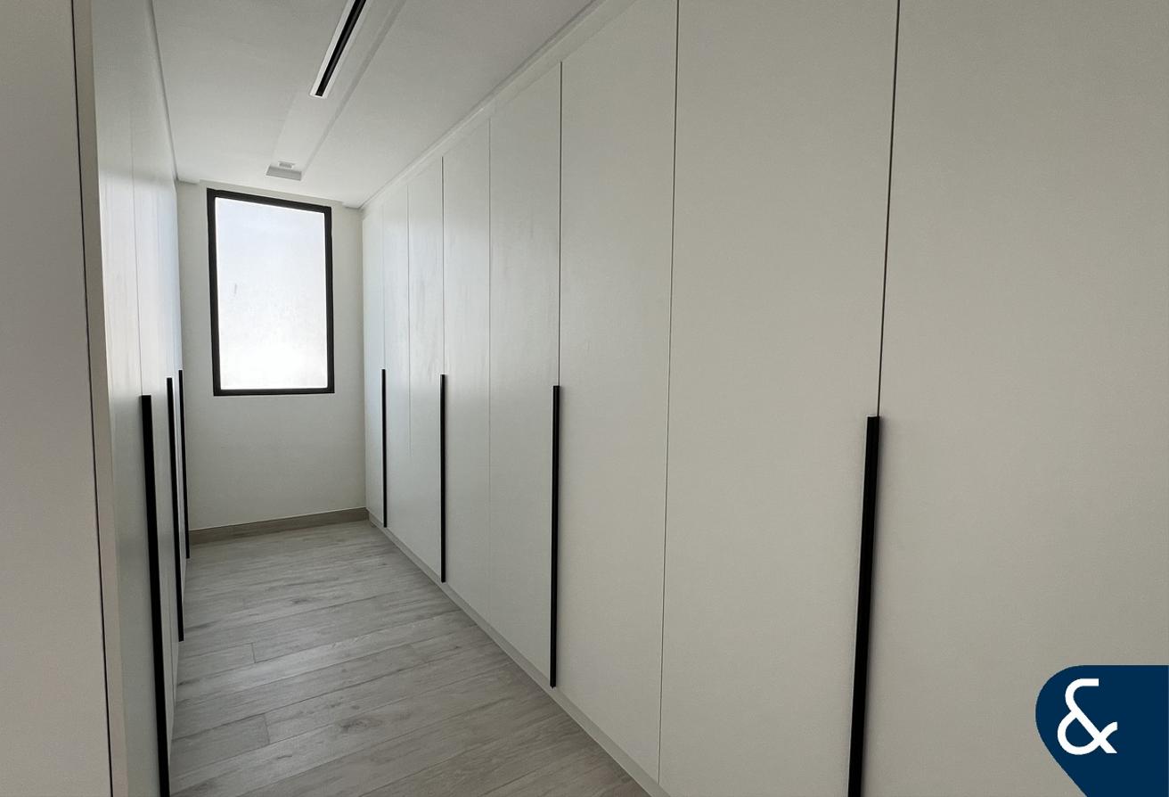 Landscaped | Modern Design | Large Plot photo 10