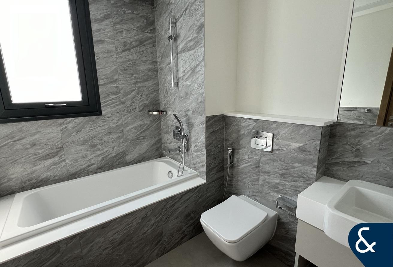 Landscaped | Modern Design | Large Plot photo 14