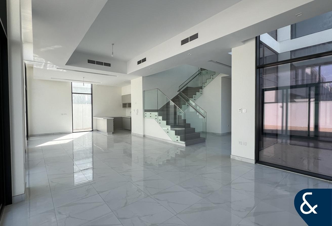 Landscaped | Modern Design | Large Plot photo 7