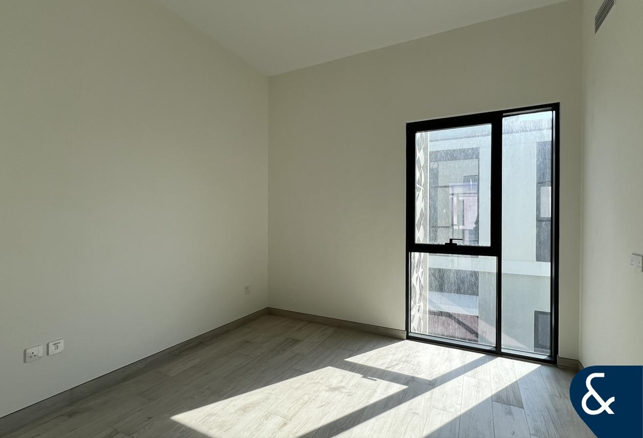 Landscaped | Modern Design | Large Plot photo 13