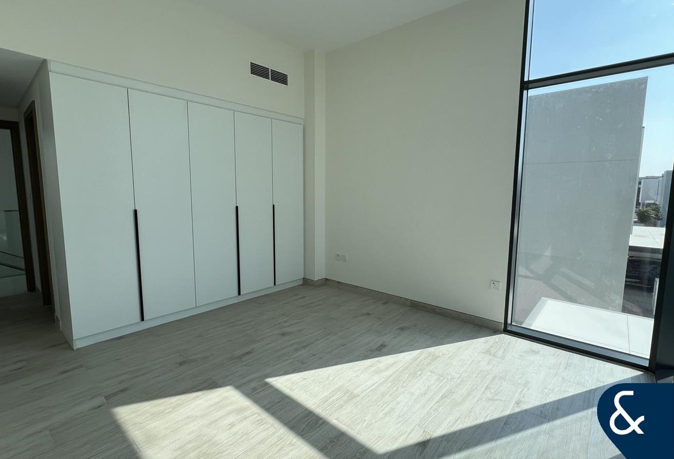 Landscaped | Modern Design | Large Plot photo 16