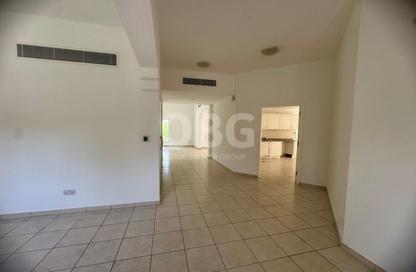 Villa - 3 - 4 for rent in Deema 2 - Deema - The Lakes - Dubai
