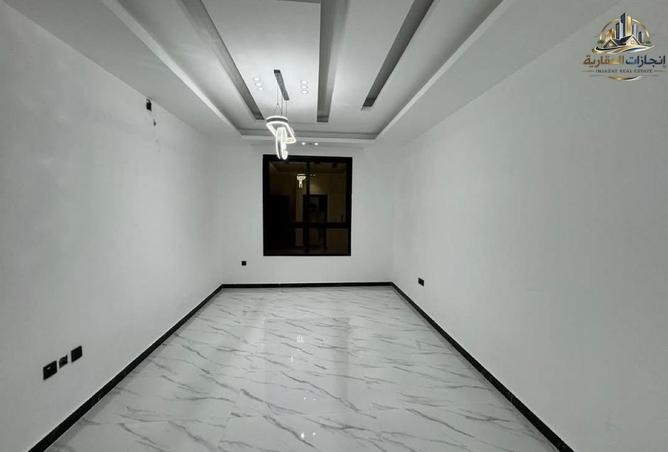 102830315 - Property Image 3