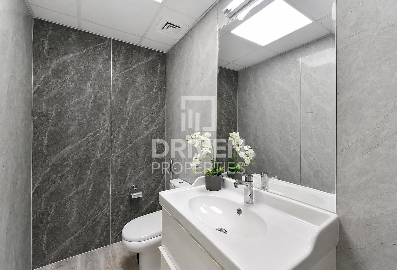 Elevated and Upgraded Unit | Prime Location photo 16