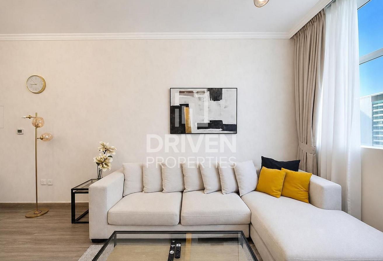Elevated and Upgraded Unit | Prime Location photo 11
