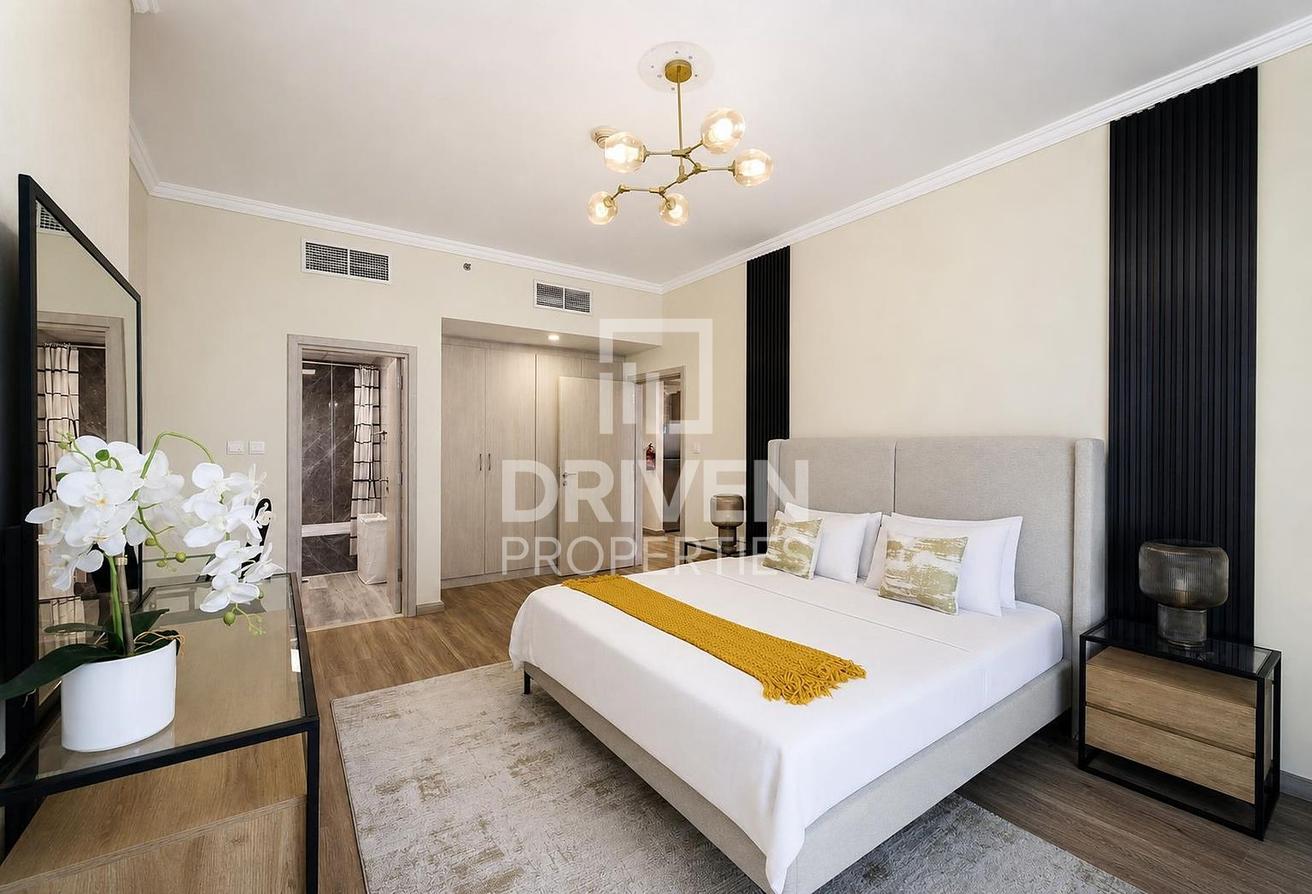 Elevated and Upgraded Unit | Prime Location photo 9