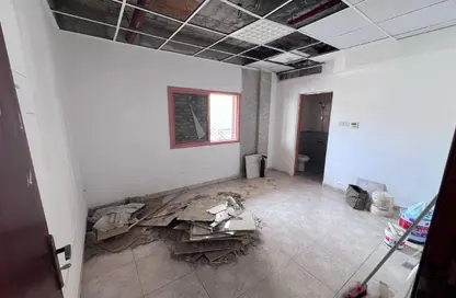 شقة - 1 حمام للايجار في مساكن كورنيش عجمان - طريق كورنيش عجمان - عجمان