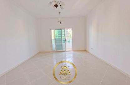 Apartment - 2 Bedrooms - 3 Bathrooms for rent in Al Khan Corniche - Al Khan - Sharjah