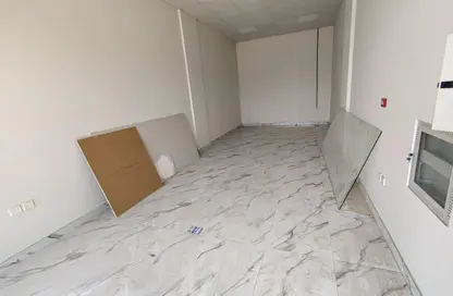 Shop - 2 Bedrooms - 1 Bathroom for rent in Al Jurf 3 - Al Jurf - Ajman Downtown - Ajman