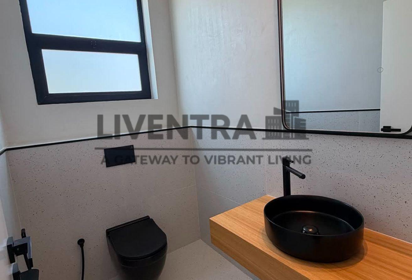 5BR Villa with Pool in Al Khawaneej 1 photo 7