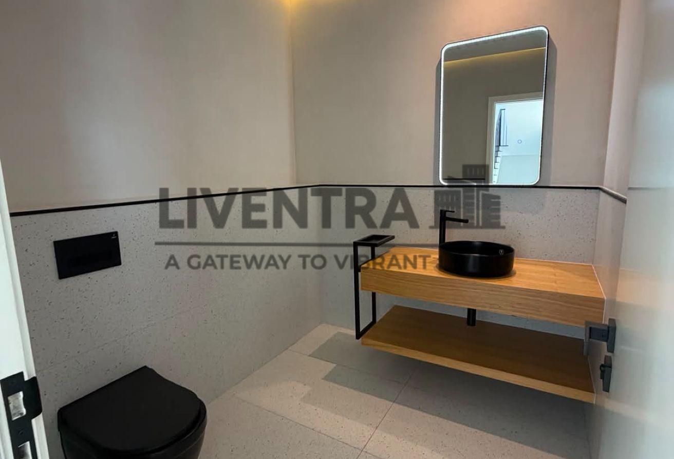 5BR Villa with Pool in Al Khawaneej 1 photo 25