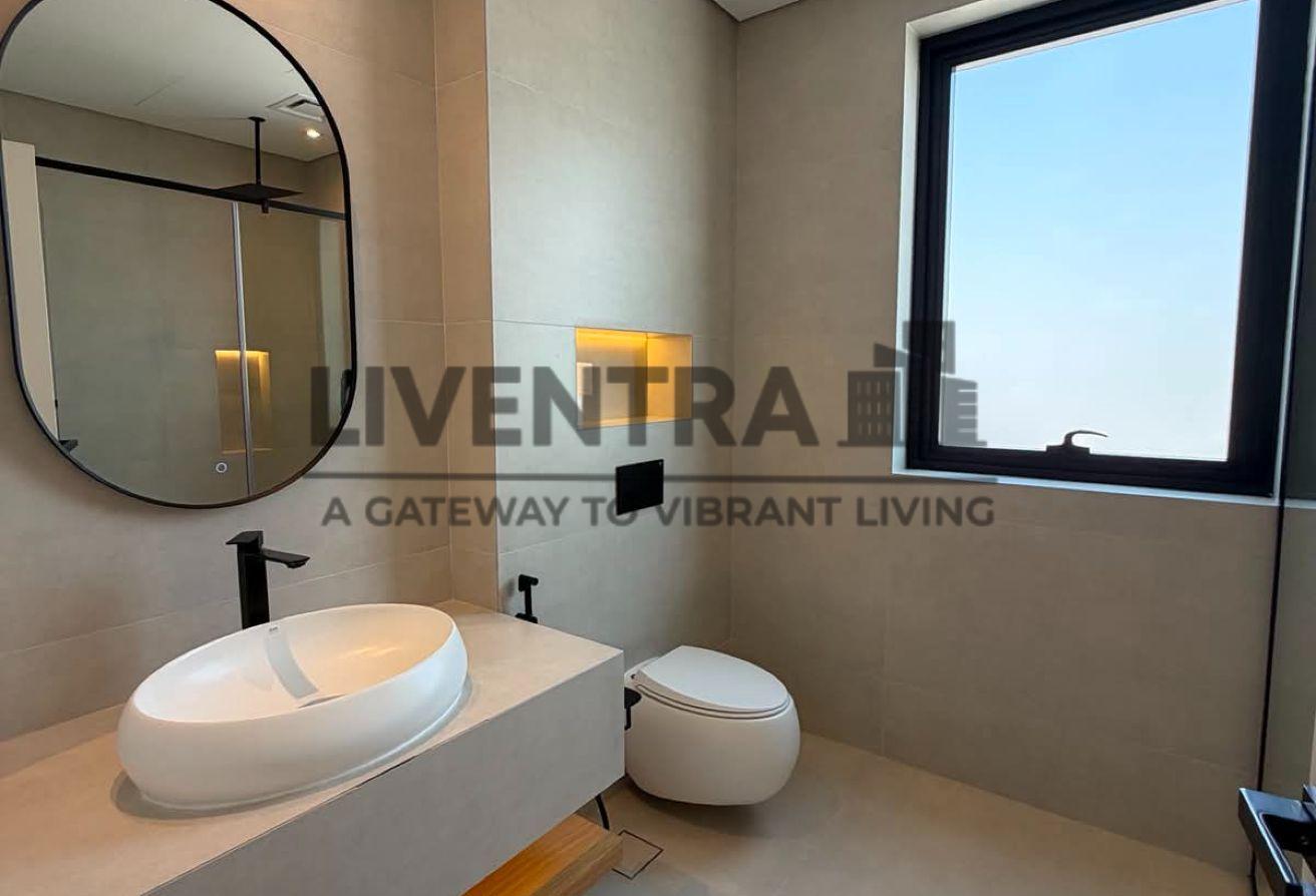 5BR Villa with Pool in Al Khawaneej 1 photo 5