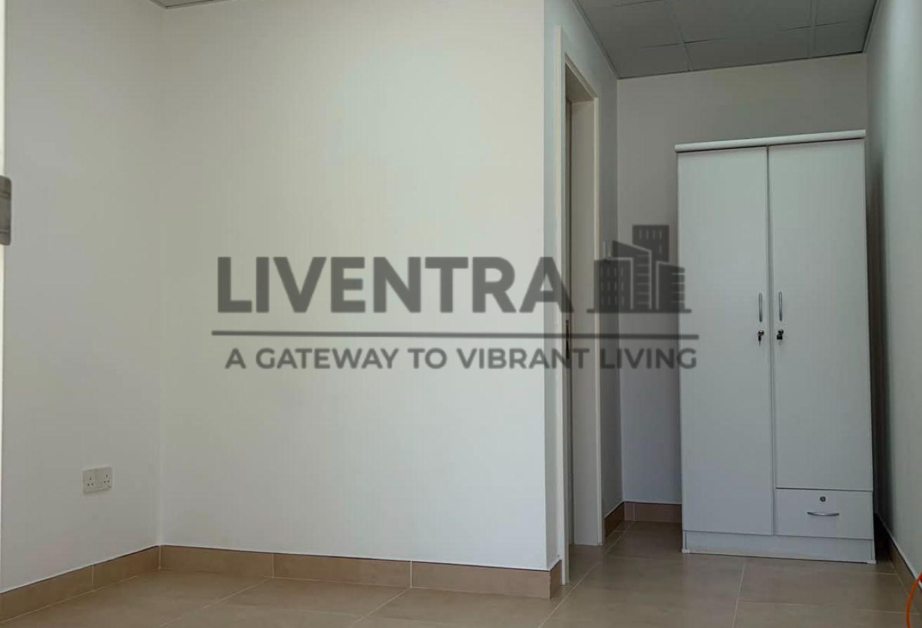 5BR Villa with Pool in Al Khawaneej 1 photo 8