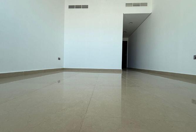 57774046 - Property Image 3