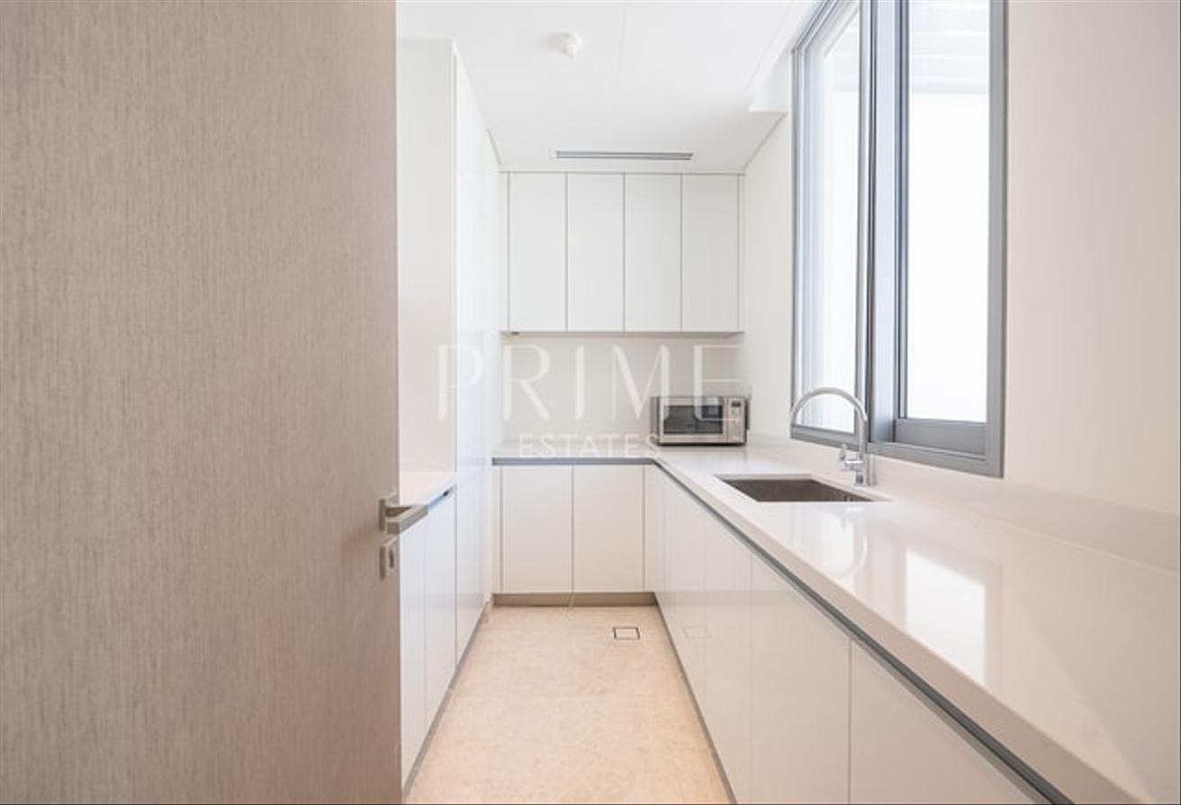 Luxury 4BR | Prime Location | Vacant photo 17