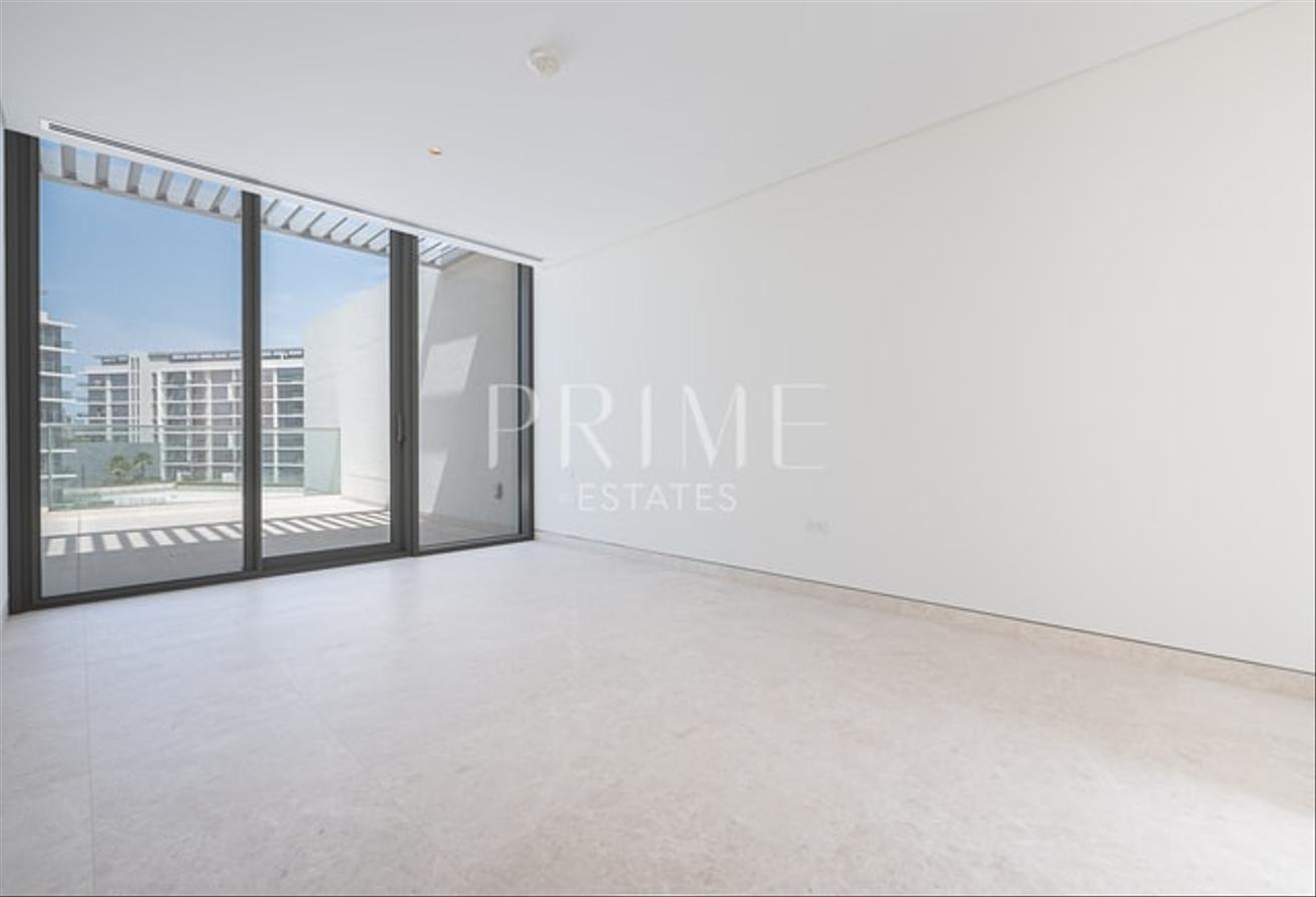 Luxury 4BR | Prime Location | Vacant photo 12