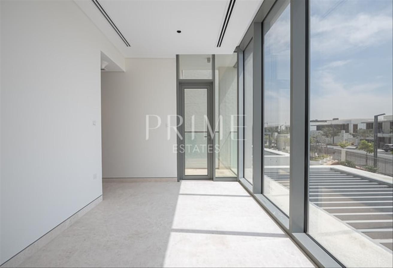 Luxury 4BR | Prime Location | Vacant photo 10