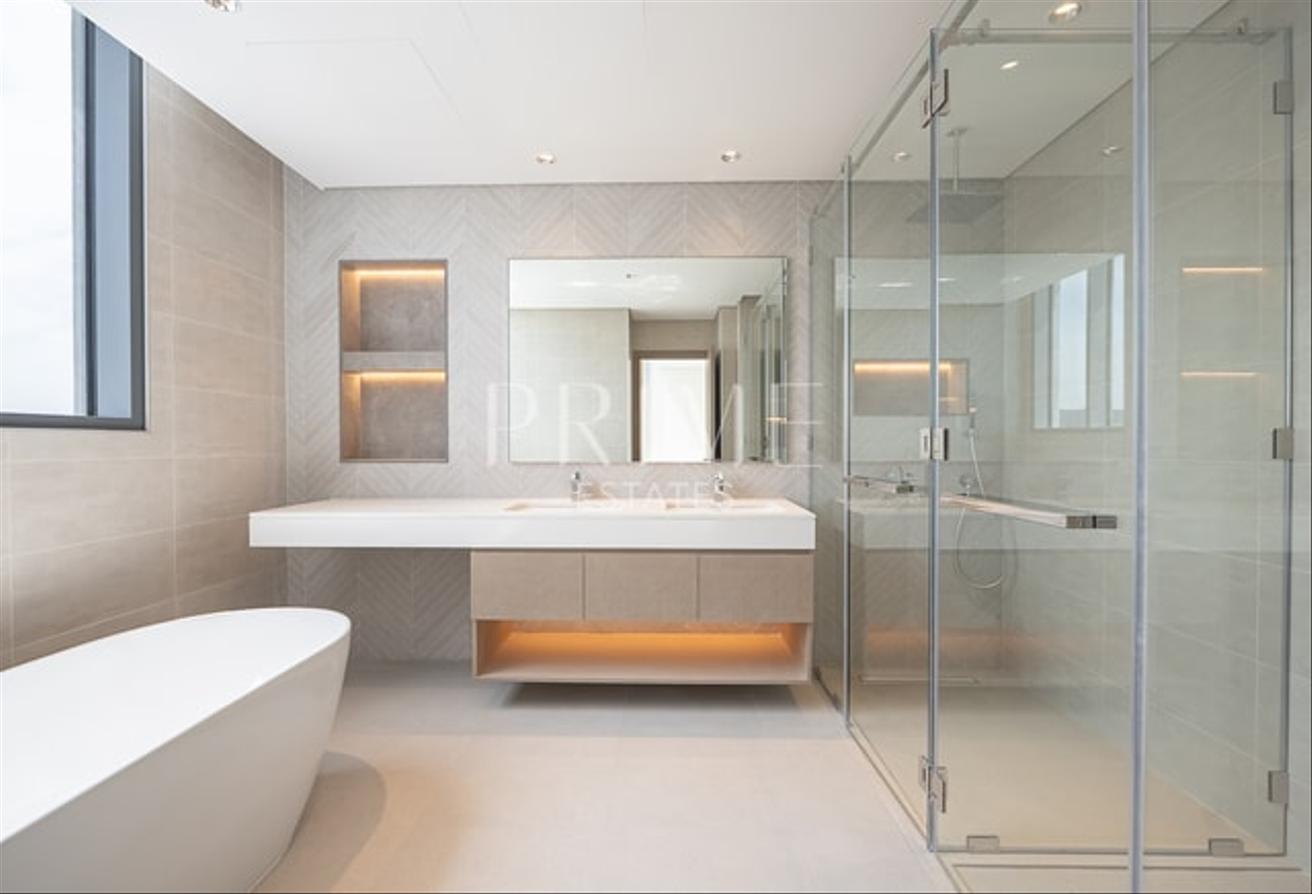 Luxury 4BR | Prime Location | Vacant photo 16