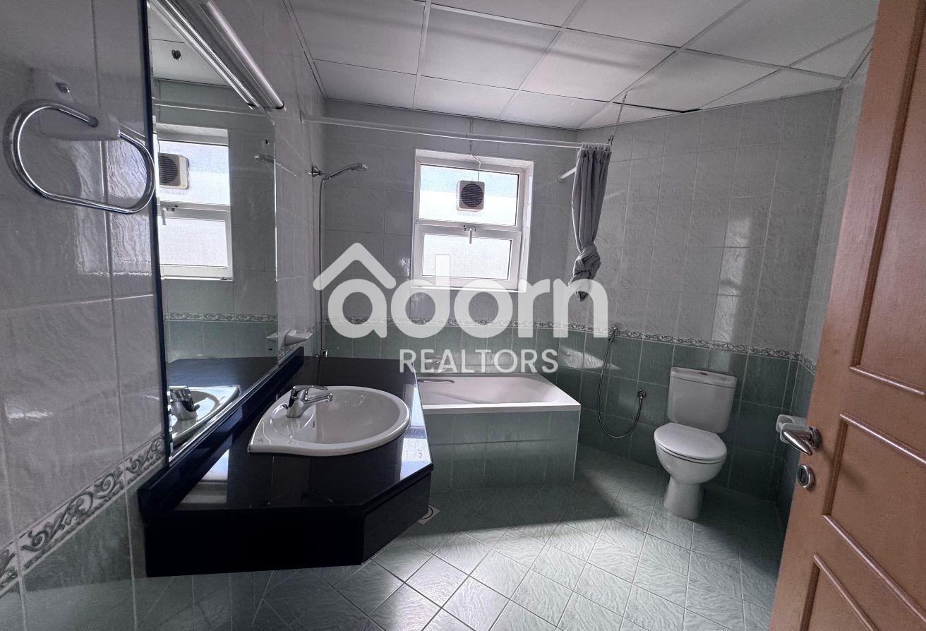 Spacious 5BR Villa | Pool & Garden | Near Beach photo 8