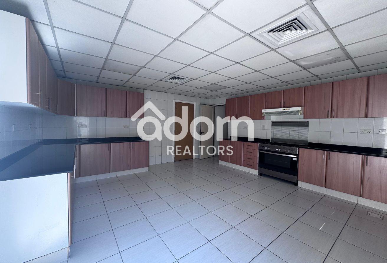 Spacious 5BR Villa | Pool & Garden | Near Beach photo 3