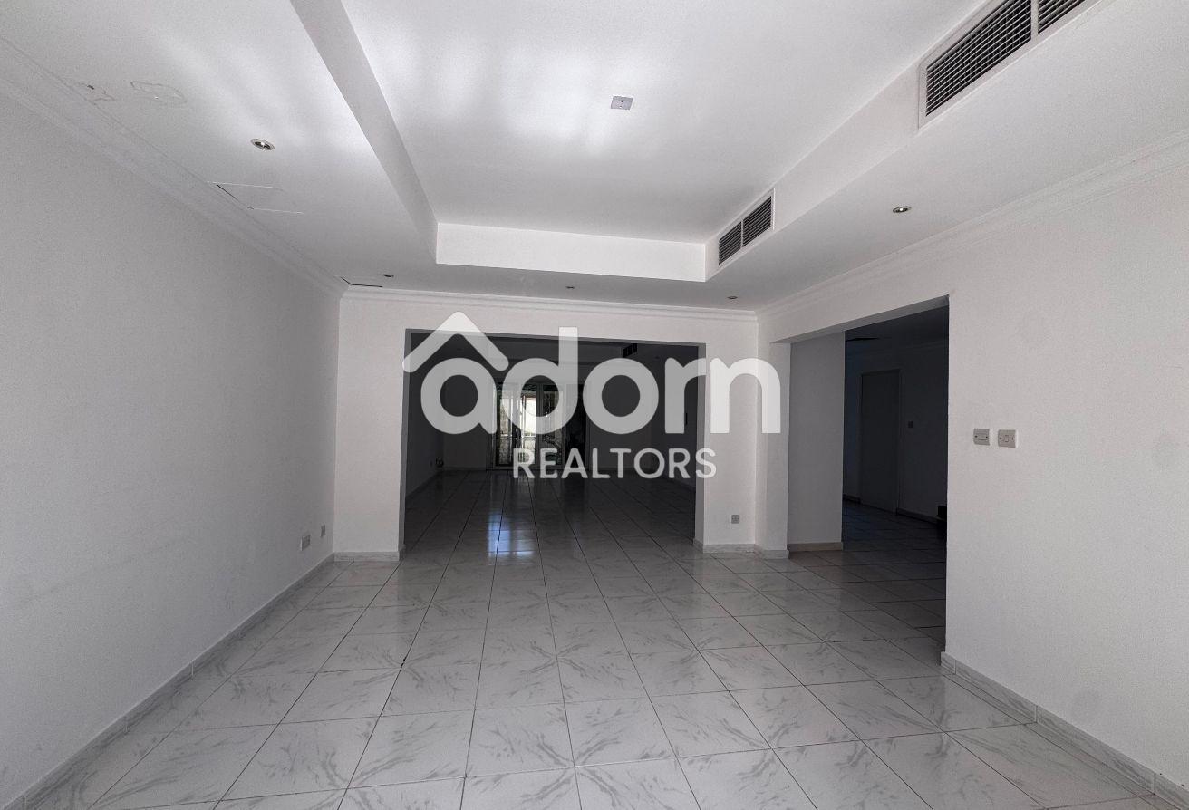 Spacious 5BR Villa | Pool & Garden | Near Beach photo 14