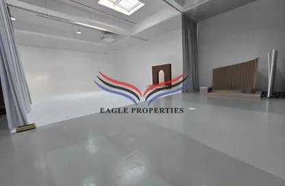 Warehouse - Studio - 1 Bathroom for rent in Umm Ramool - Dubai